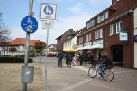 Schillerplatz: Parken verboten, Radeln ist ganztägig erlaubt