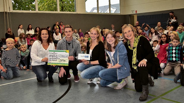 Jugendparlament Salzgitter spendet für Flüchtlingskinder