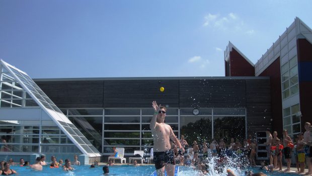 Das Thermalsolbad in Salzgitter-Bad bietet drei Spaßbadetage an