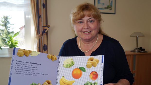 Ulrike Mücke aus Nettlingen entwickelt ein Buch für Demenzkranke
