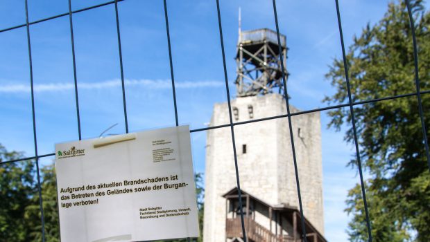 Feuer auf Salzgitters Burgberg: Ruine vorerst gesperrt