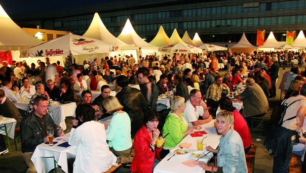 Wolfsburg: Gourmetfest auf dem Hollerplatz