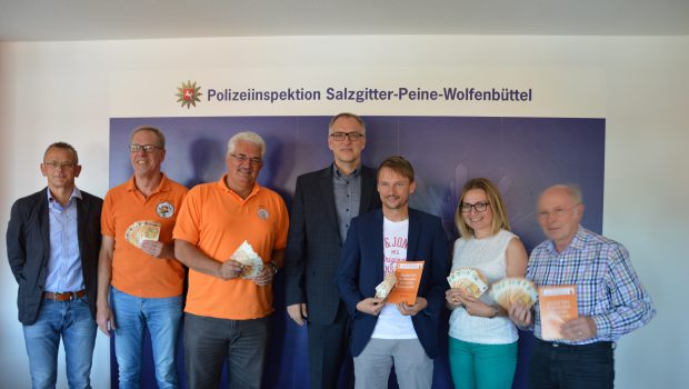 Skat- und Doko-Turnier: Polizei Salzgitter spendet für zwei Einrichtungen