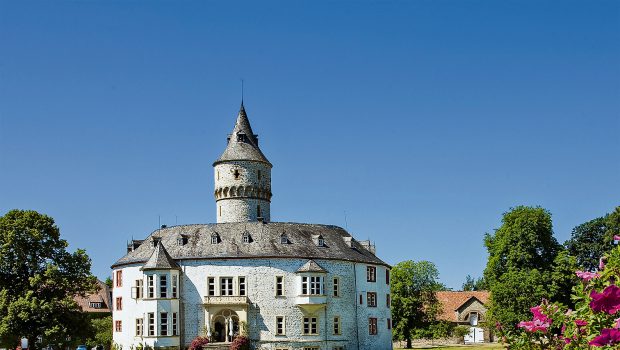 Stiftung gibt Geld für das Schloss Oelber