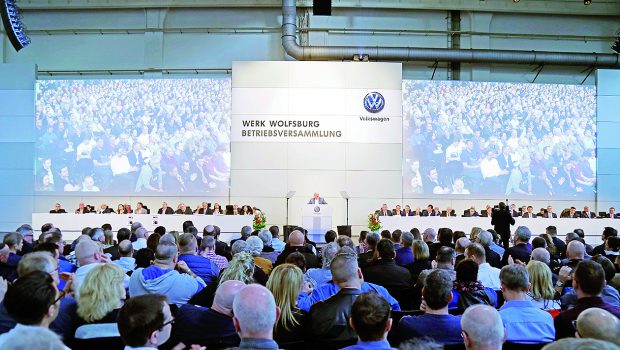 Riesenandrang bei VW-Versammlung: Bernd Osterloh stellt Bedingungen