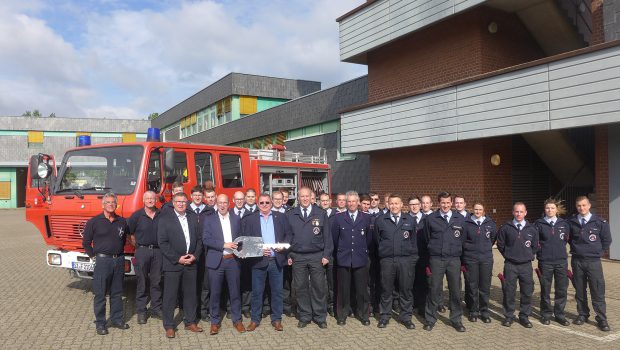 Bosch spendiert Salzgitters Feuerwehr ein Löschfahrzeug