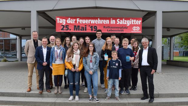 Schüler in Salzgitter ziehen für die Kriegsgräberfürsorge los