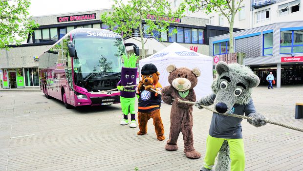 Wolfsburg: Bus-Pulling und geöffnete Läden bei „Fit und Gesund“