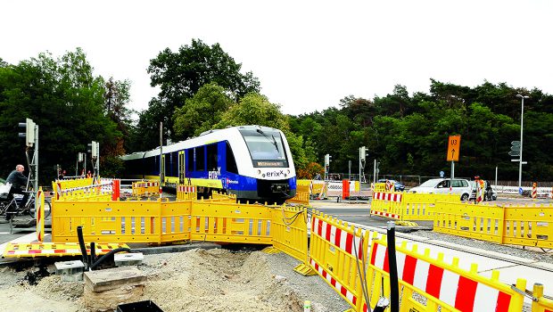 Bahnübergang am Calberlaher Damm: Ende der Bauarbeiten in Sicht