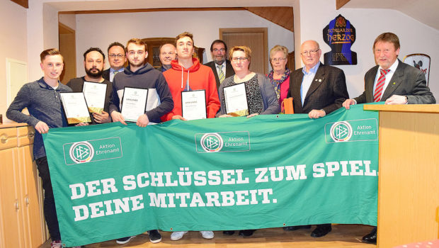 Salzgitter: Fußball-Kreisverband ​würdigt freiwillige Helfer