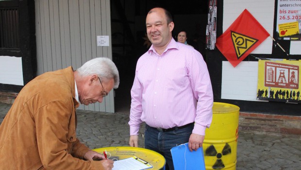 Museumsfest-Besucher in Salzgitter gegen Schacht Konrad