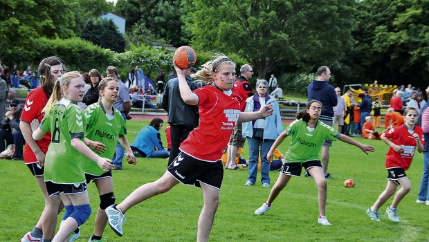 Handballer spielen um den Viktoria-Cup in Salzgitter-Thiede