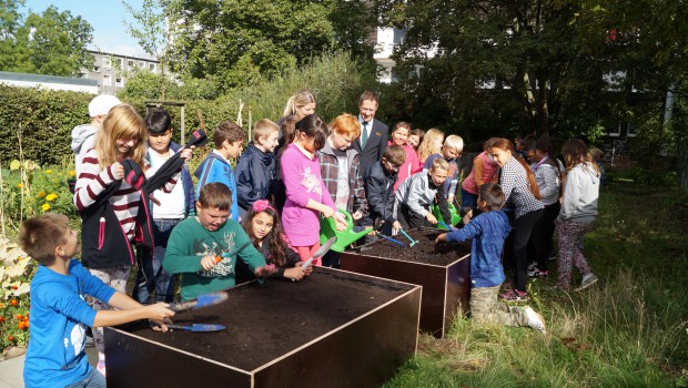 Die Kranichdammschule Salzgitter freut sich über neue Hochbeete