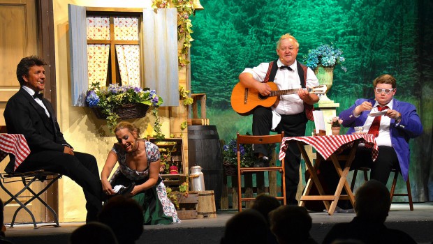 Mit hallo Salzgitter zu „Servus Peter“ in die Aula