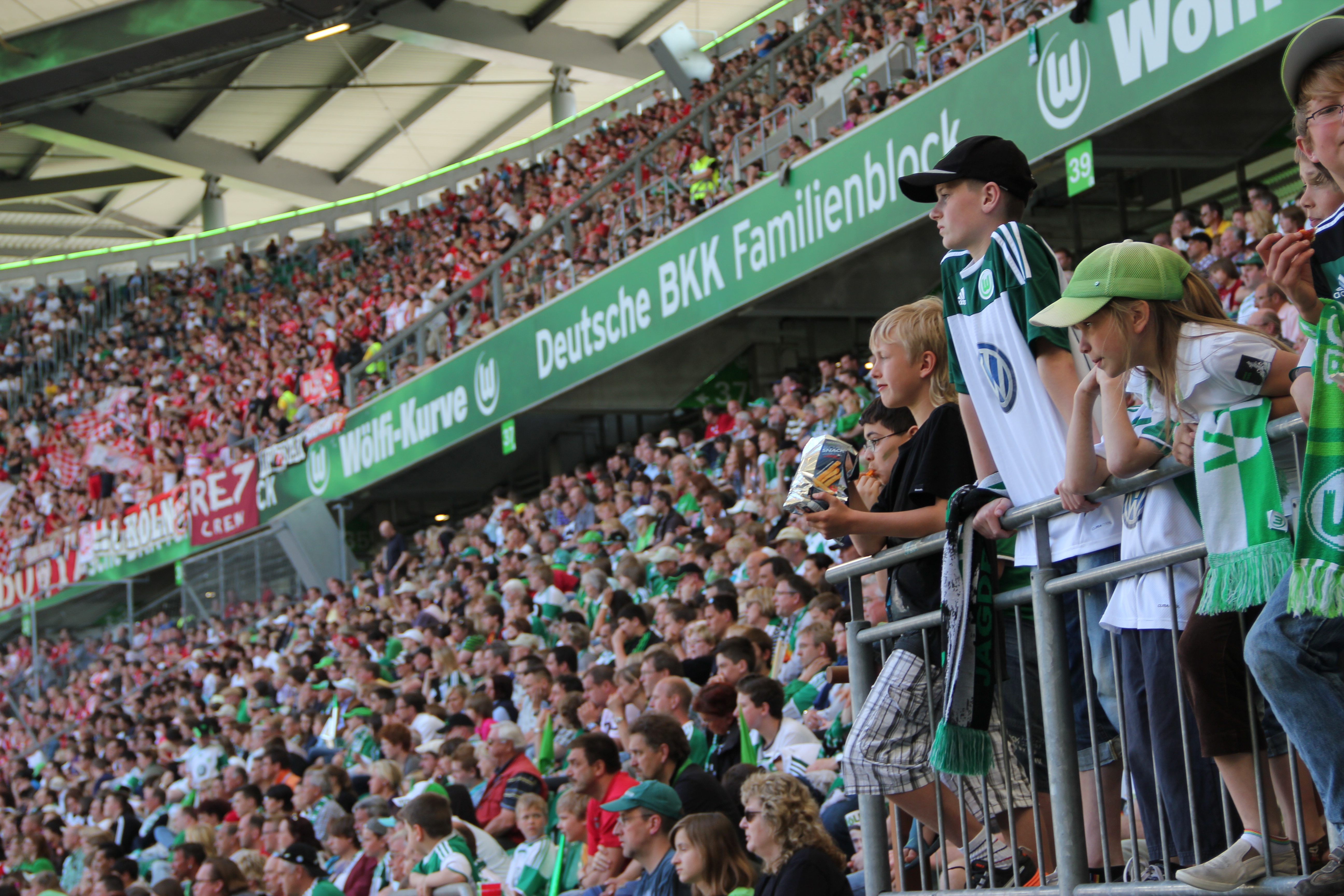 Wolfsburg VfL kündigt zahlreiche Dauerkarten