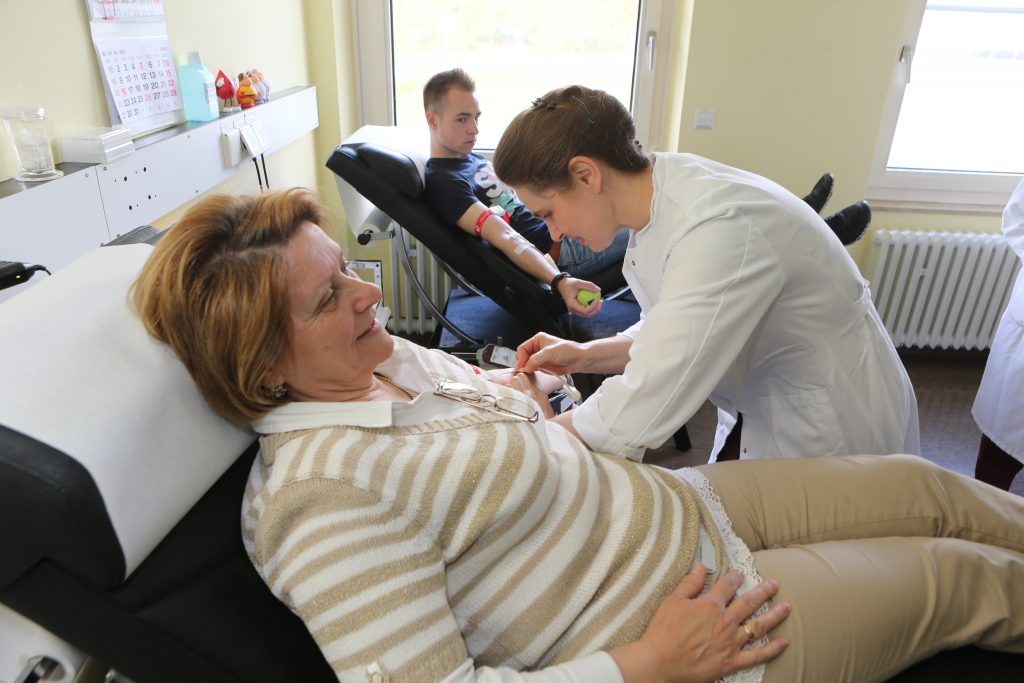 Dr. Beate Rothe Blut als Ware: Wolfsburger Klinikum muss viele Konserven einkaufen ...