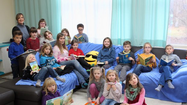 Kinder bringen Bücherei in Salzgitter in Schuss