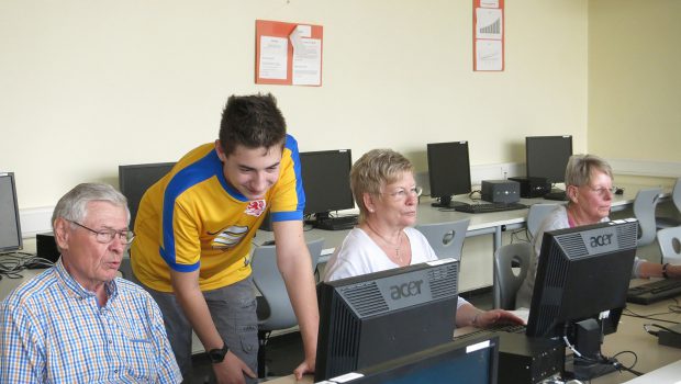 Schüler in Lengede vermitteln PC-Wissen an Senioren