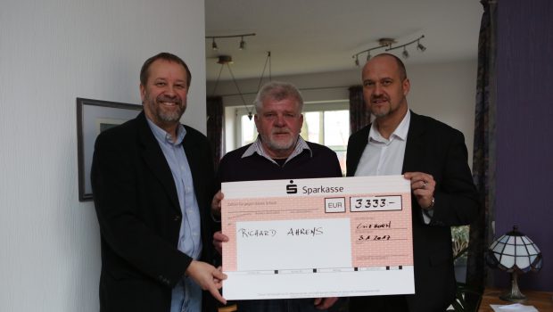 hallo Peine Adventskalender: Richard Ahrens gewinnt 3333 Euro