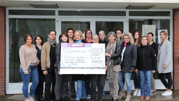 IG-Metall-Frauen spenden 3.300 Euro für Soziales in Salzgitter