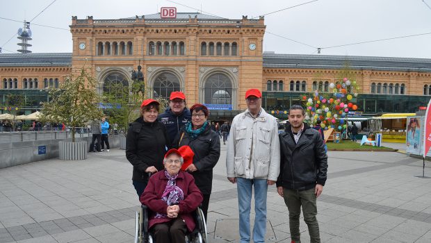Sozialverband Salzgitter begleitet Rollstuhlfahrerin auf einer Bahnfahrt