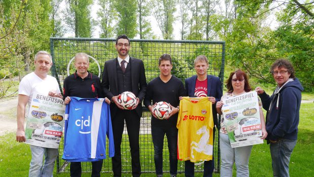 CJD-Kicker aus Salzgitter treffen auf ein Promi-Team