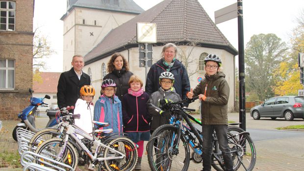 Altstadtschüler in Salzgitter bekommen 40 neue Fahrradständer