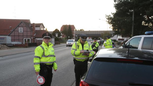 Gifhorner Polizei kontrollierte Beleuchtung an 82 Fahrzeugen