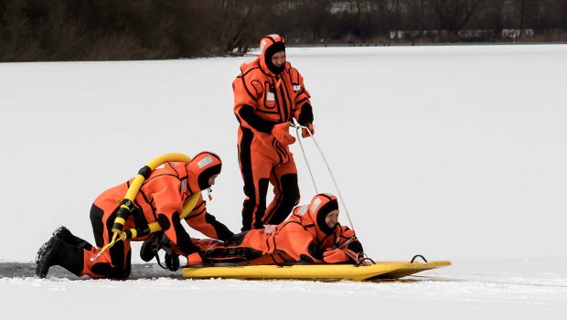 Salzgitters Feuerwehr wagt sich aufs Eis