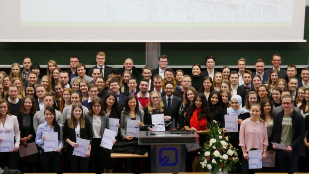 Ostfalia Hochschule feiert mit Absolventen in Salzgitter