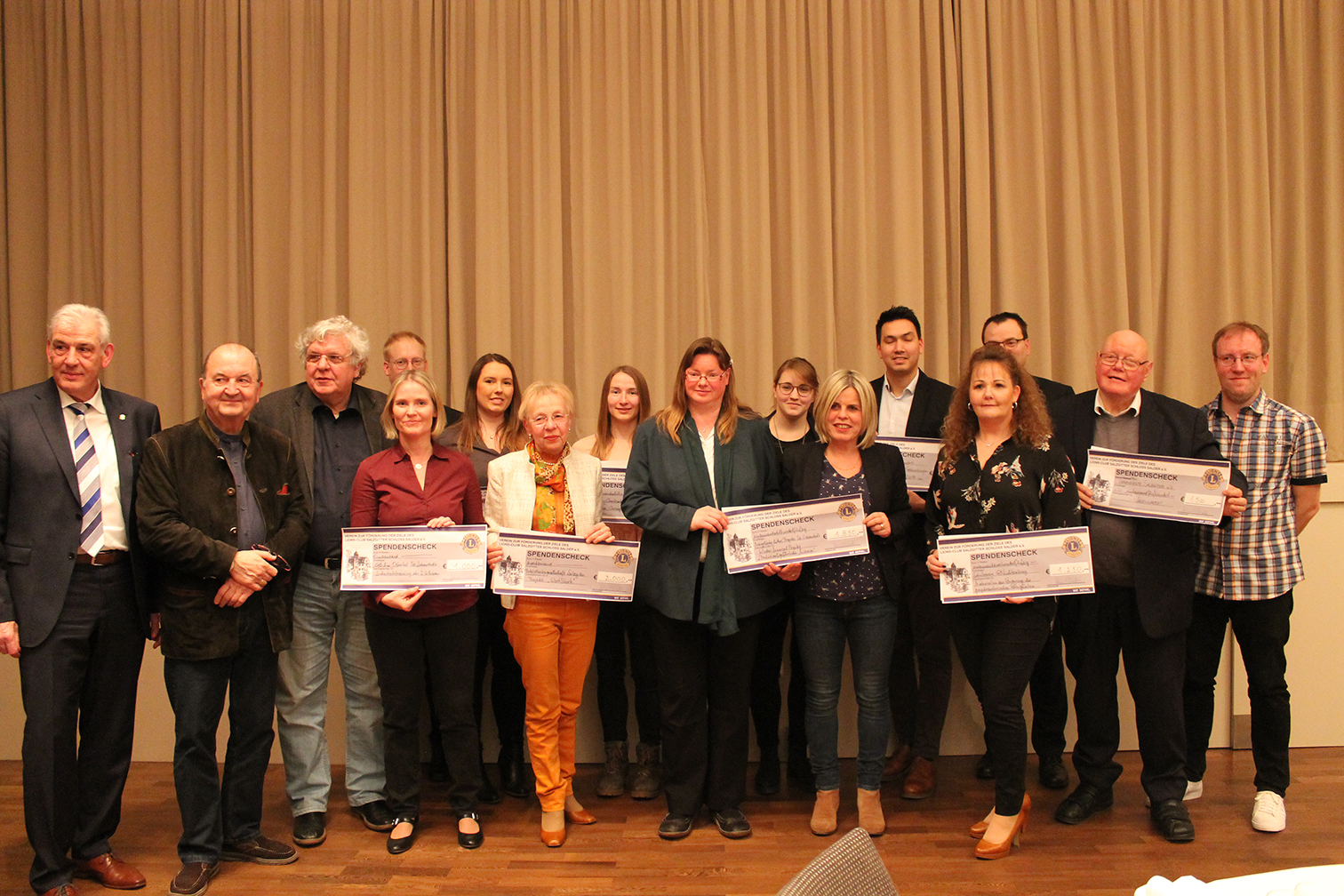 Der Lions Club Salzgitter Schloss Salder verteilt 13.000 Euro - Hallo Wochenende
