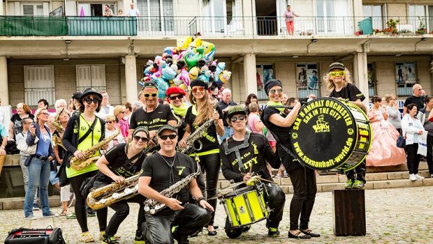 Es gibt Musik, Tanz und Akrobatik in Salzgitter-Bad