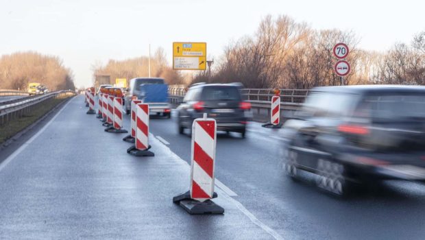 Stadt Salzgitter sperrt eine Spur auf der Industriestraße